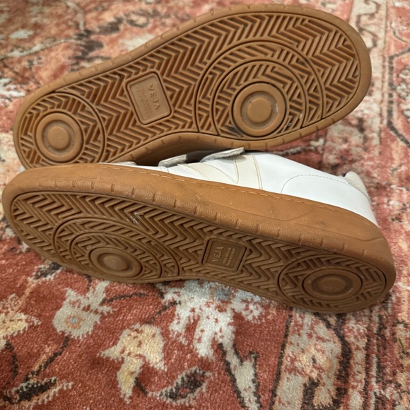 Men’s Veja V-Lock V-12 shoes White/Gum - Picture 7 of 7